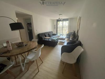 Apartamento en venta 3 dormitorios, 2 baños, patio y garaje-Millán-Prado