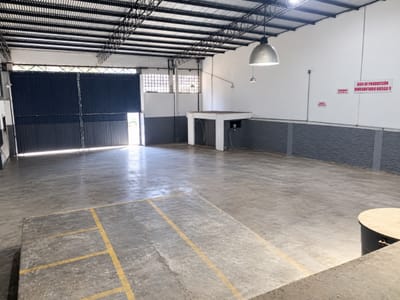 ALQUILO TINGLADO DE 720 M2 EN VILLA ELISA ZONA LUISITO