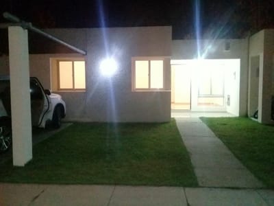 OCONSTA DE: 3 DORMITORIOS (1 EN SUIT CON BAÑO PRIVAD