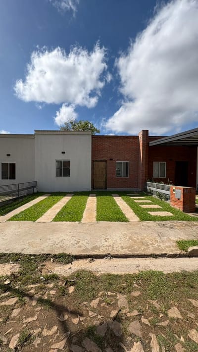 VENDO CASA - LUQUE MORACUE 