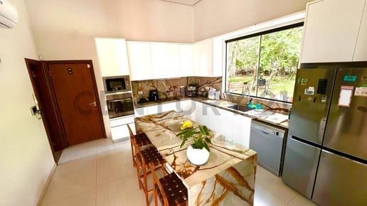 En Venta – Residencia De Ensueño En Surubi’I
