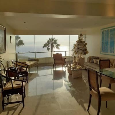 VENDO HERMOSO DPTO FRENTE AL MAR EN MALECN CISNEROS MIRAFLORES