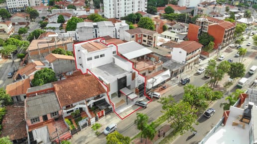 EDIFICIO COMERCIAL EN VENTA  SOBRE AV. BUSH ENTRE 1er Y 2do ANILLO 