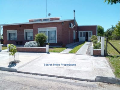 Venta Casa 4 Dormitorios con Fondo y GGE - Colonia