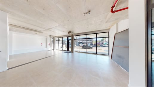Local Comercial En Barrio La Comercial