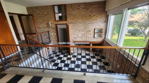 Venta Importante Casa en Punta Gorda – 4 Dormitorios, Piscina y Gran Fondo