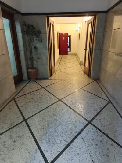 **RESERVADO**Vendo Apto En El Centro esq Av 18 De Julio 2dorm 2 baños balcón