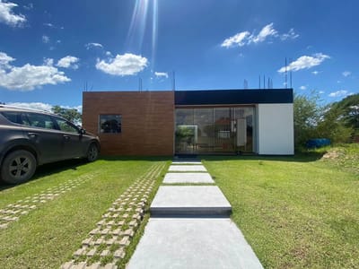 Casa Semi Amoblada En Alquiler De 2 Dormitorios Urubo
