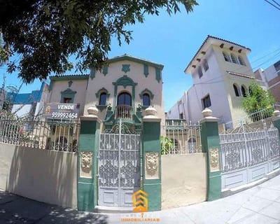 CASA EN VENTA DE 6 DORMITORIOS Y 2 COCHERAS | AREQUIPA (Cercado)