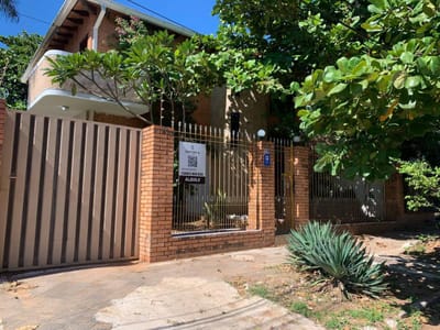 Alquilo en Barrio Kennedy - Lambaré Para Casa u Oficina