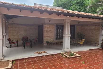 Vendo Casa Amplia Amoblado - Laguna Grande, Fernando de la Mora