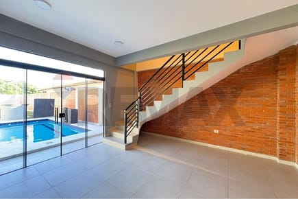 VENDO CASA A ESTRENAR EN MARIANO ROQUE ALONSO