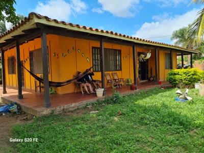 CASA DE 994.70 M2 IDEAL PARA NEGOCIO U VIVIENDA 1° ANILLO COTOCA