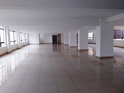 Alquiler de oficinas de 633 a 1,266 m² en Cercado de Lima