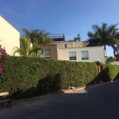 SUPER PRECIO LINDA CASA EN CONDOMINIO CON PARQUE  EN LA ENCANTADA DE VILLA