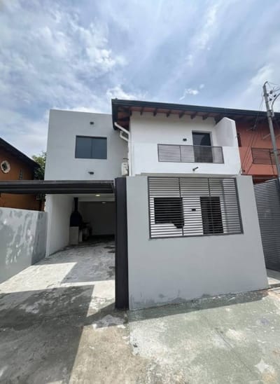 Alquilo Duplex de tres dormitorios en Villa Elisa, Centro