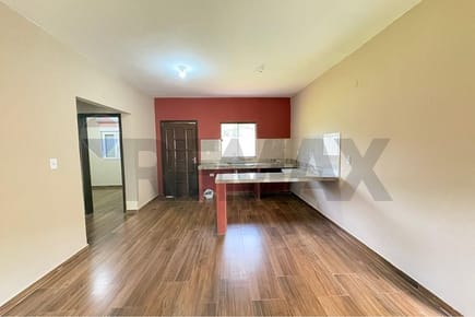 Alquilo Chalet con amplio patio en Luque ‼️
