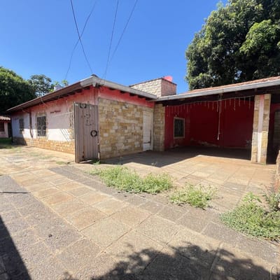 Casa en Venta 3 dormitorios - Luque, Central