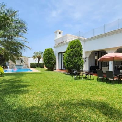 Fina Residencia  m con Borde a Lago  La Molina