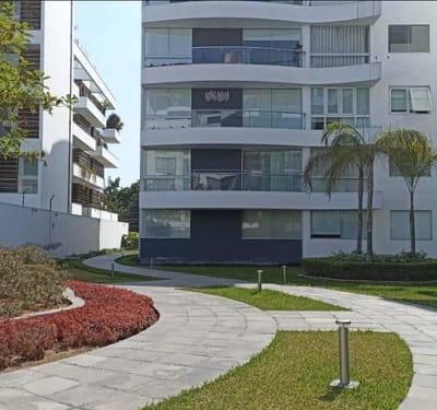 LINDO DEPARTAMENTO DE Mts EN AV CIRCUNVALACION GOLF LOS INCAS  SURCO