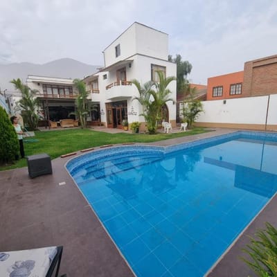 Preciosa Casa con Piscina en el Sol de La Molina