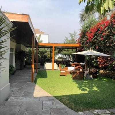 CASA VENTA CAMACHO Frente Parque FINOS ACABADOS ZONA CERRADA