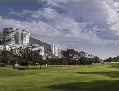 Exclusiva Casa m con lindo fondo al Golf Los Inkas  Surco