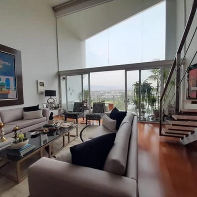 HERMOSO DPTO m AMOBLADO DORM  COCHERAS  INFINIUM GOLF VISTA PANORMICA