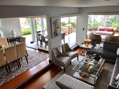 LAS LAGUNAS - AMPLIO 230m2 TIPO CASA CON JARDIN