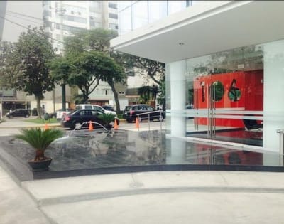 OFICINA  DE ESTRENO  EN CHACARILLA SURCO