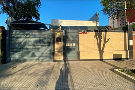 Vendo Propiedad Comercial con Depósito
