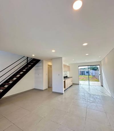 EN VENTA DUPLEX A ESTRENAR DE 3 HABITACIONES EN LUQUE 