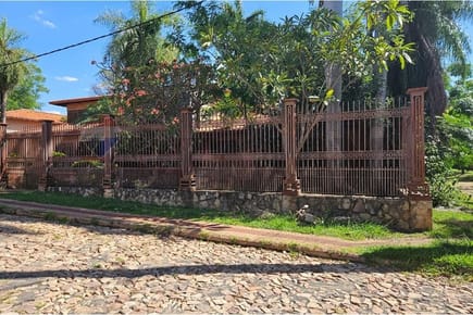 VENDO TERRENO EN ESQUINA BARRIO MBURUCUYA