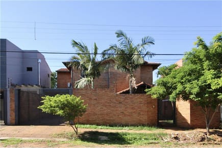 EN VENTA CASA EN LUQUE PRIMER BARRIO