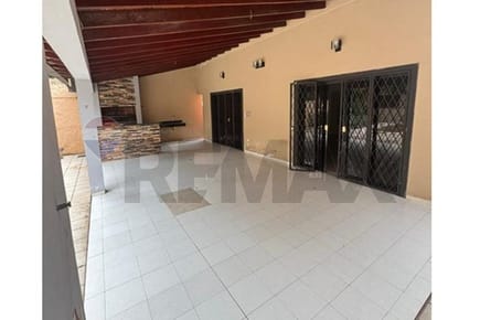???? EN VENTA – CASA EN CENTRO URBANO DE LAMBARÉ