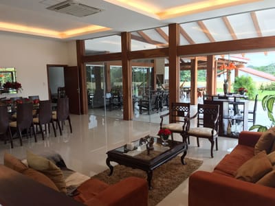 HERMOSA CASA EN LAS COLINAS 2
