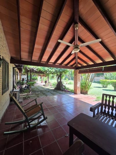 VENDO AMPLIA CASA EN ESQUINA – San Bernardino
