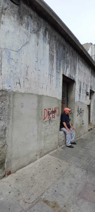 Venta Predio  Frente A La Terminal De ómnibus, Con Mejoras En Carlos M. Ramírez