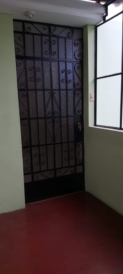 ALQUILO DEPARTAMENTO EN TERCER PISO 