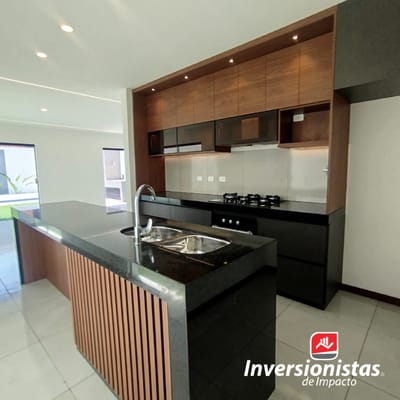 CASA EN VENTA