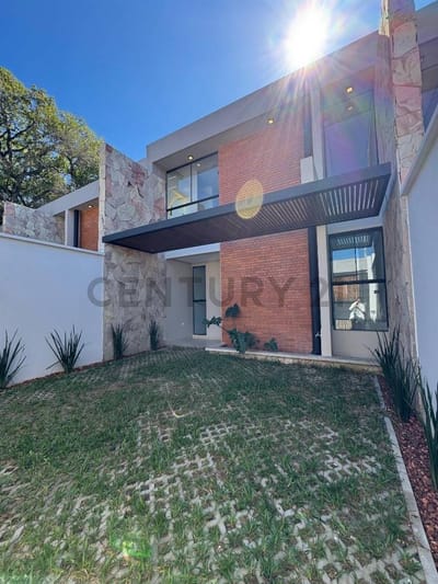 Venta de Casa Dúplex en Luque, Central