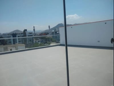 VENDO DEPARTAMENTO TRIPLEX CERCA A CHACARILLA   - TAMBO DE MONTERRICO  - SURCO 