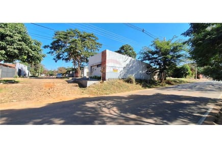 VENDO HERMOSA CASA EN ESQUINA B°. PRIMAVERA