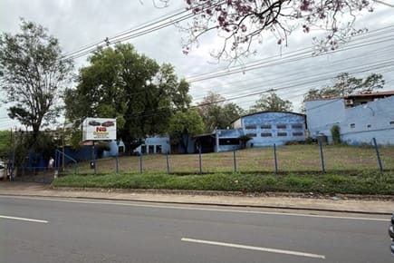 TEERENO CON OFICINA SOBRE AV MARISCAL LOPEZ