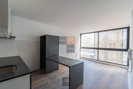 Apartamento en excelente punto, a una cuadra de 18 de Julio