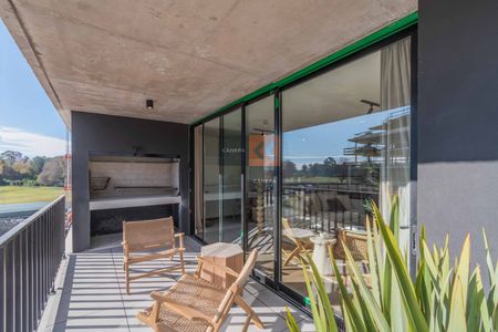 Venta apartamento de 3 dormitorios con parrillero en Av. del Polo