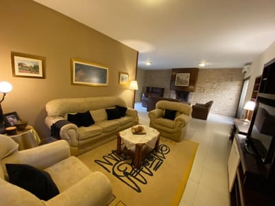 Vendo Hermosa Casa con Oficina Independiente