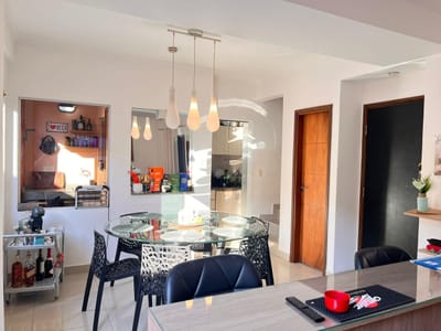 Duplex en  barrio Mbocayaty a 300 metros de la Av.  Primer Presidente 