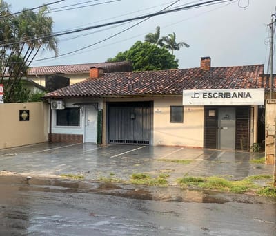 Oportunidad para Invesionistas Casa con salones sobre Del Maestro