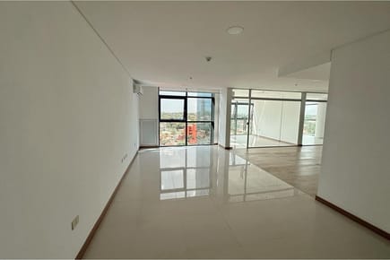 ALQUILO PISO COMPLETO PARA OFICINA EN EL EDIFICIO TRADING PARK